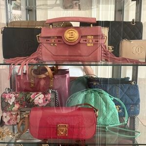 LUXURY ITEM SALE🌹🌹🌹🌹